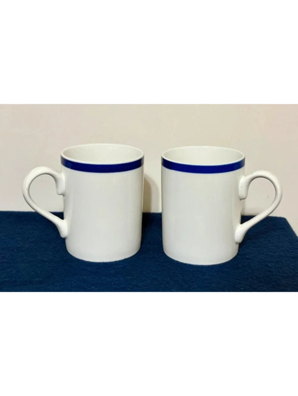 2 Coffee Mugs Gorham Blue Bistro Stripe White Stoneware Classic Cobalt Navy Edge